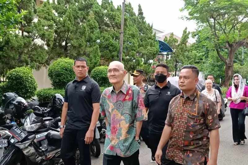 Wapres ke-6 Try Sutrisno Ikuti PSU di TPS 043 Menteng Jakpus