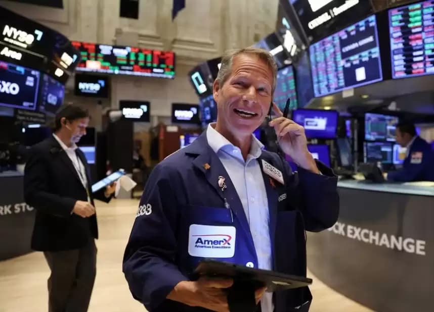 Data Inflasi PCE Rendah, Wall Street Cerah