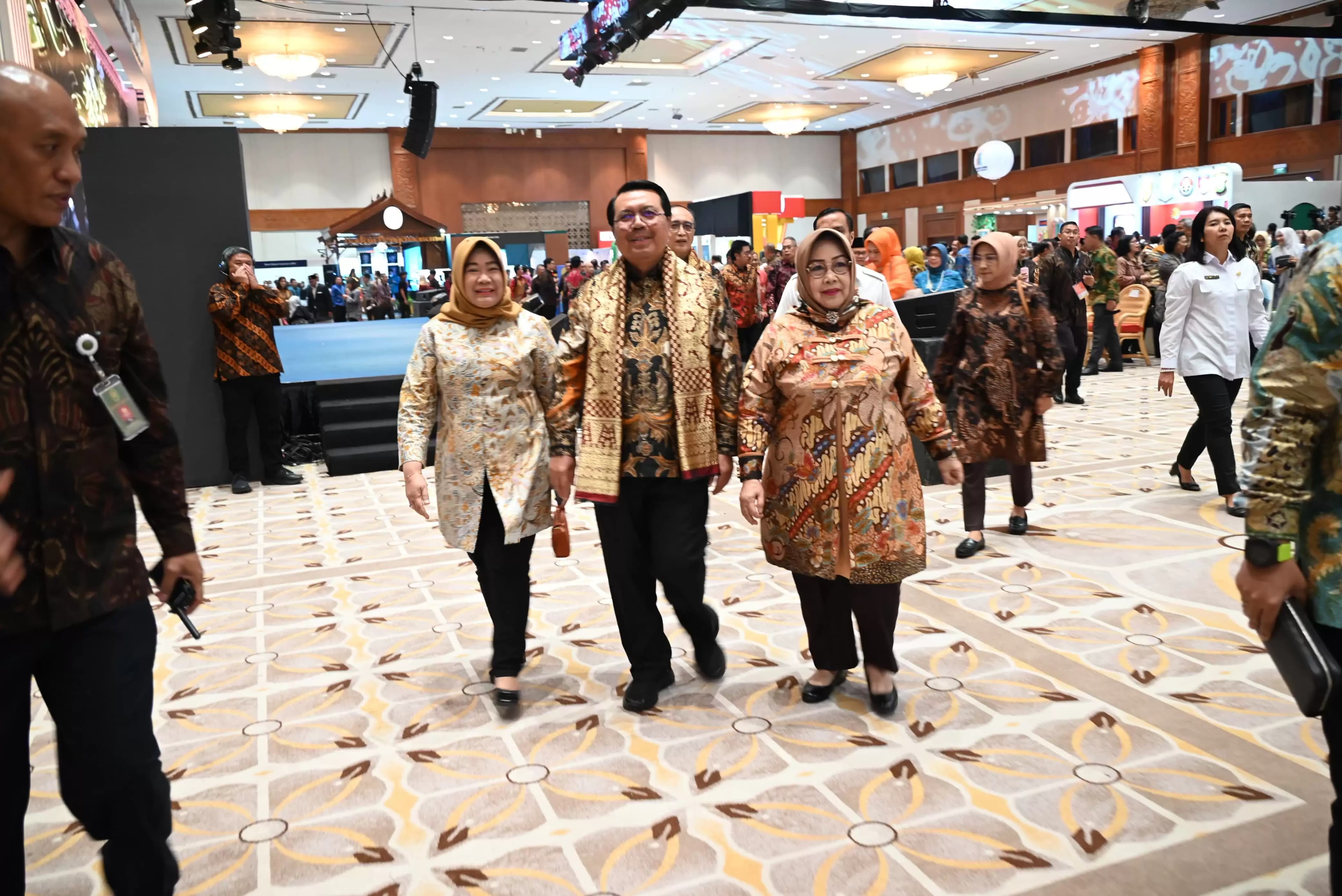 Ikut Semarakkan Pameran Kampung Hukum, Siti Fauziah: Perkenalkan Kelembagaan dan Produk-produk MPR