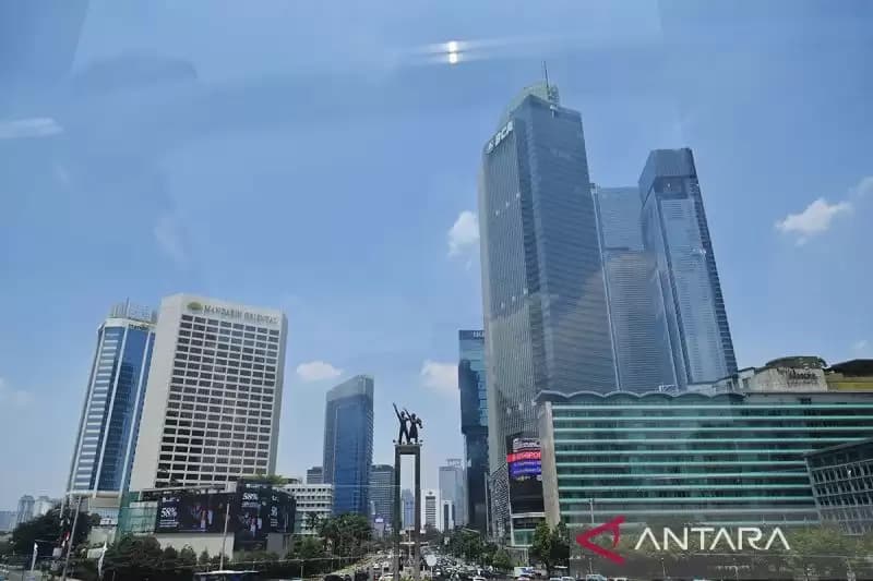 Siang dan Sore Kamis, Sebagian Jakarta Akan Diguyur Hujan Ringan