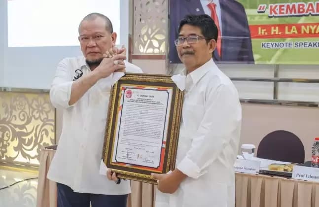 Masyarakat Madura Beri Mandat Ketua DPD RI Kembalikan UUD 1945 Naskah Asli