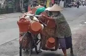 55,21 persen lansia di Indonesia masih bekerja