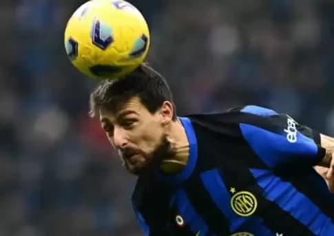 Diduga Rasialisme, Francesco Acerbi Dicoret dari Timnas Italia