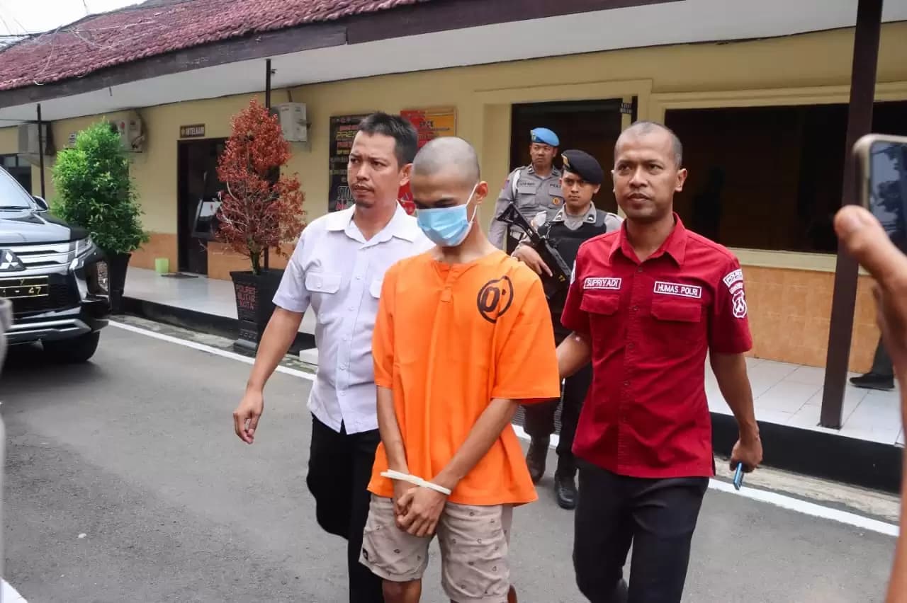 Sakit Hati Gajinya Kurang, Karyawan Tebas Pemilik Shelter Anjing Pakai Parang