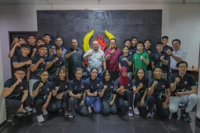 Lepas Atlet Wushu Jatim, Ketua DPD RI Berpesan Agar Atlet Jaga Prestasi dan Kekompakan