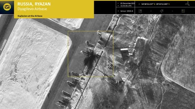 Rusia Ledakkan Tangki Minyak Ukraina Setelah Dua Pangkalan Militernya Diserang