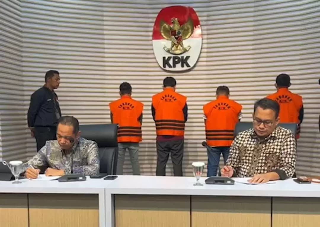 4 Orang Tersangka dari OTT Labuhanbatu Dijebloskan ke Rutan