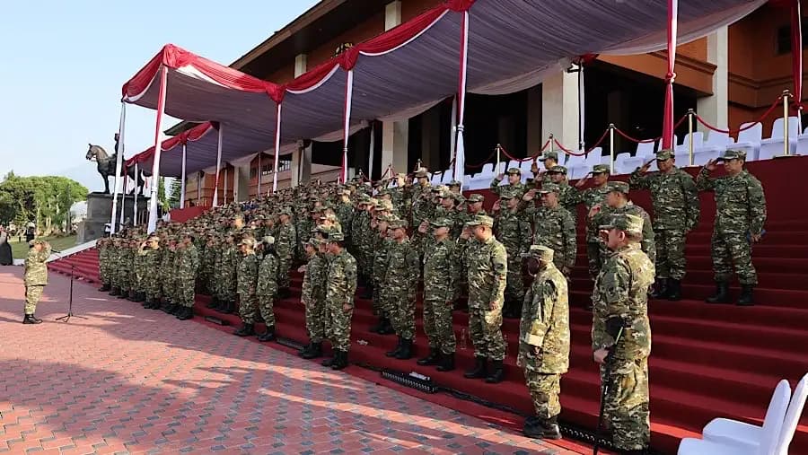 Presiden Prabowo Subianto memimpin apel pagi (Foto: Dok MI/Kantor Komunikasi Presiden)