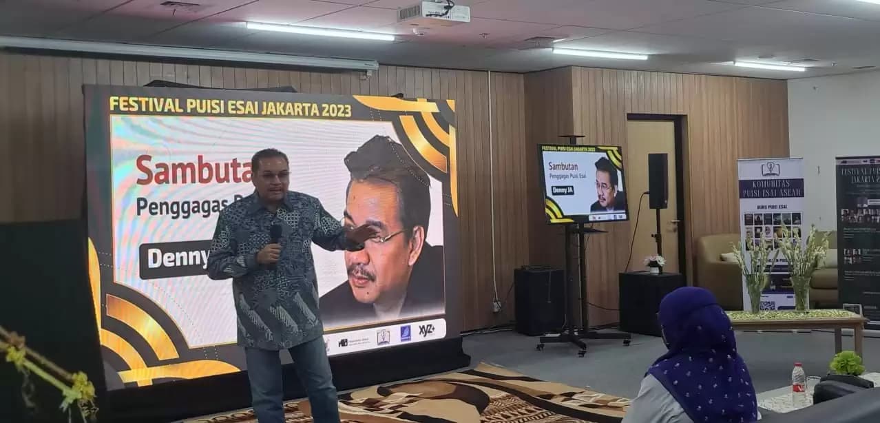 Di hadapan Ratusan Peserta Festival, Denny JA: Saatnya Puisi Esai Masuk Kampus