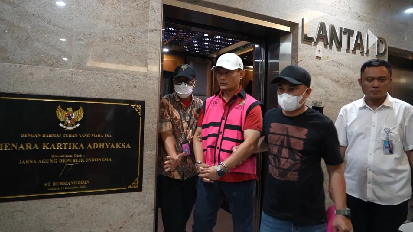 Tersangka kasus suap vonis lepas kasus korupsi ekspor CPO (Foto: Dok MI)