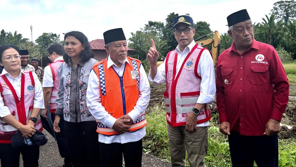 Dihadapan Menhub, Gubernur Gani Kasuba Sindir Wartawan Monitor Indonesia