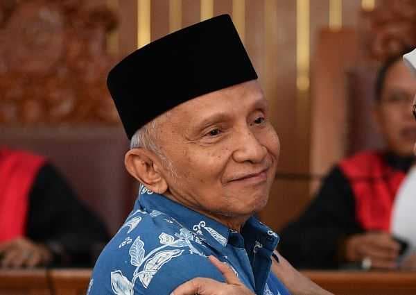 Amien Rais: Ketua MK yang Takut Sama Allah, Ternyata Takut Juga Pada Kakak Iparnya!