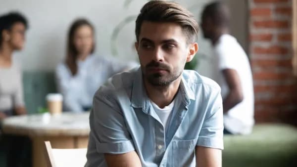 6 Zodiak Paling Antisosial Menurut Ahli Astrologi