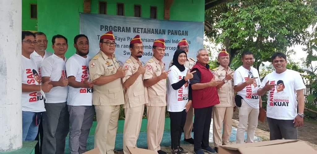 Barisan Relawan Indonesia Kuat dan Badan Relawan Prabowo Gelar Tanam Raya Padi di Karawang