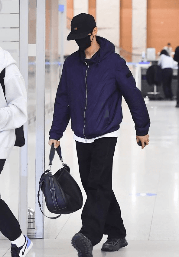 Cha Eun Woo Kembali ke Korea untuk Menghadiri Pemakaman Moonbin