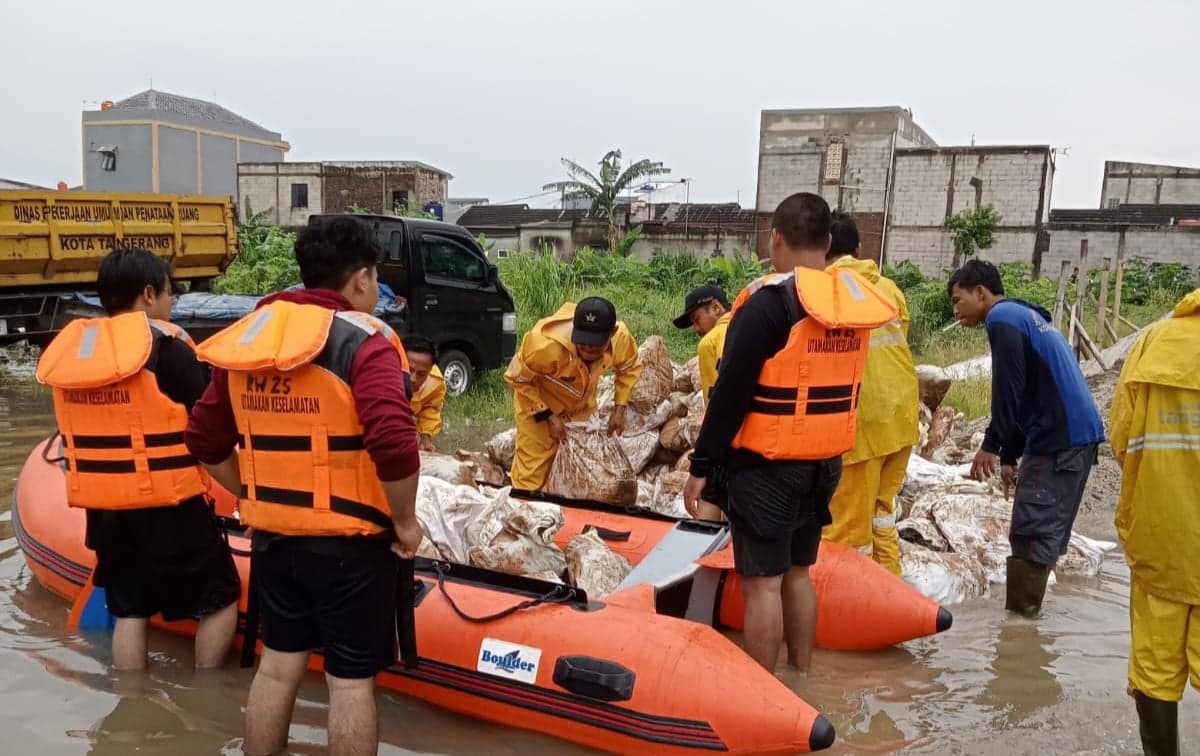 230 Petugas DPUPR Kota Tangerang Siaga 24 Jam Antisipasi Banjir