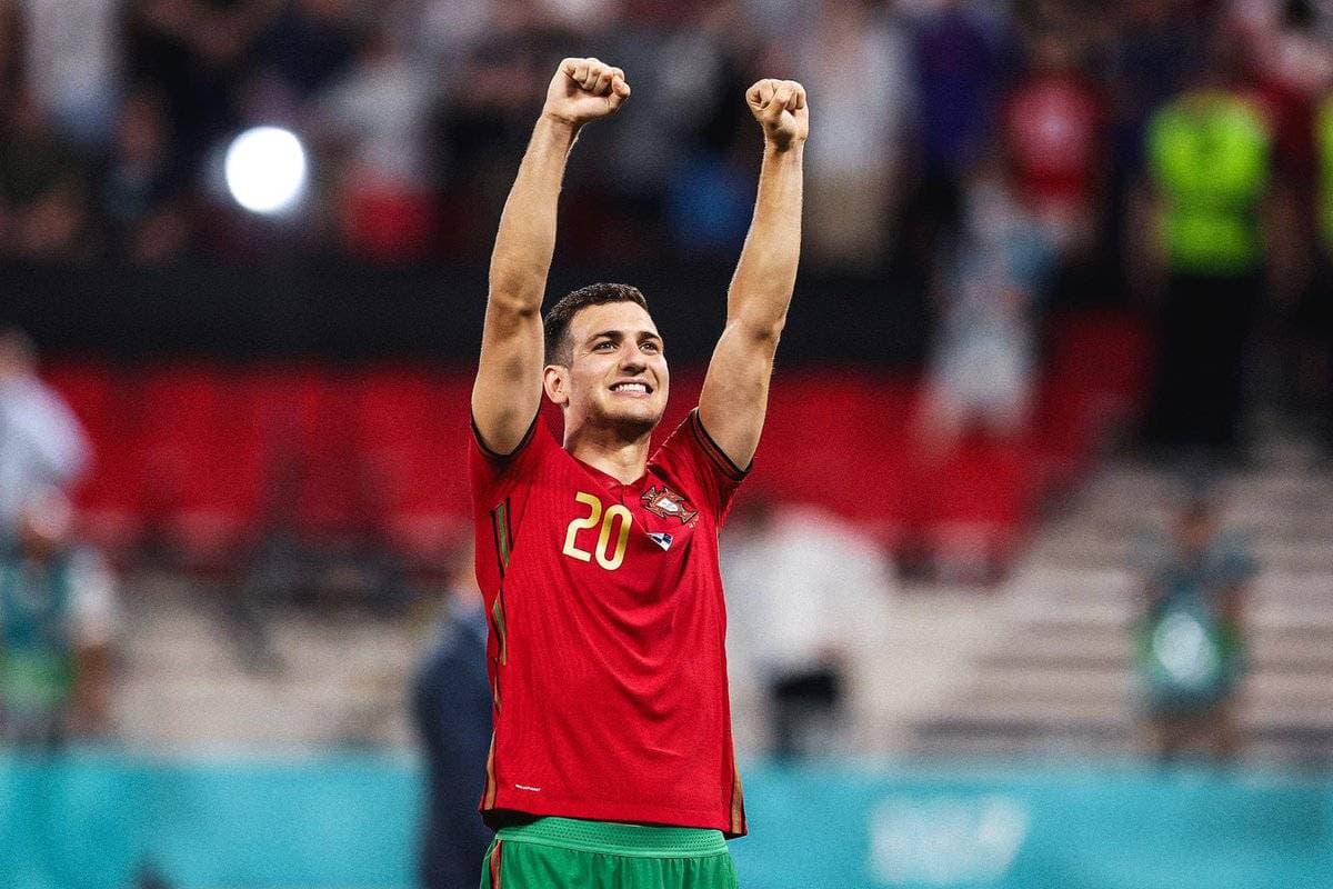 Ancelotti Ingin Boyong Diogo Dalot ke Real Madrid