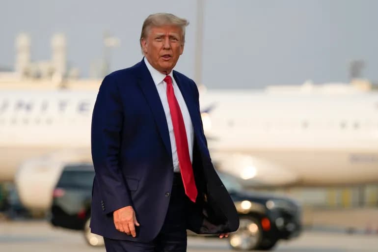 Eks Presiden AS Donald Trump Menyerahkan Diri ke Penjara Fulton