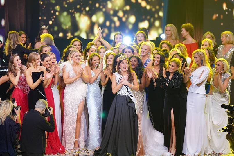 Miss America 2022  Di Raih Oleh Emma Broyles