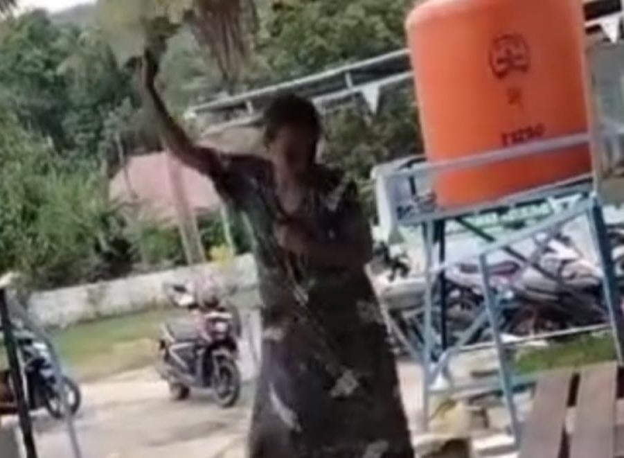 Emak-emak yang Ngamuk di Puskesmas Lohia Muna Khilaf
