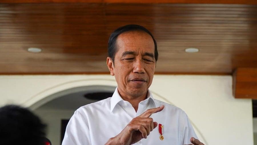 Joko Widodo Izinkan Kejagung Periksa Anggota BPK Achsanul Qosasi Terkait Korupsi BTS Kominfo