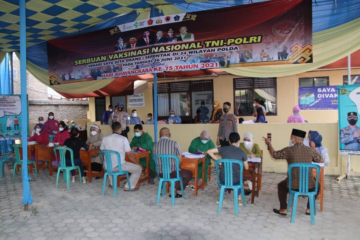 HUT Bhayangkara ke-75, Polres Pringsewu Gelar Vaksinasi Massal