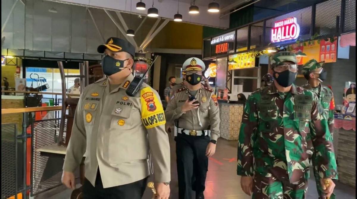 Petugas Gabungan Gelar Sidak di Solo Paragon Mall, Ini Hasilnya