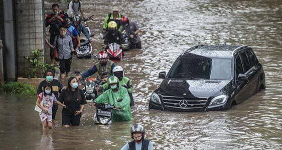 15 Ruas Jalan di Jakarta Tergenang Air, Ketinggian Capai 55 Cm