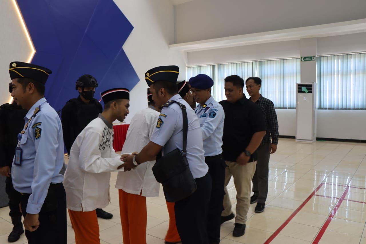 6 Napi Terorisme Ucapkan Sumpah Setia kepada NKRI di Nusakambangan