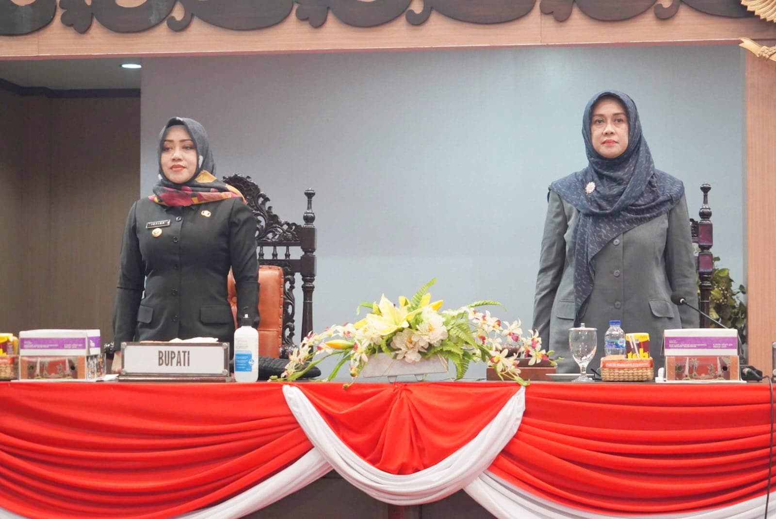 Paripurna DPRD Kabupaten Mojokerto Bupati Sampaikan Jawaban Terhadap Raperda Pertanggungjawaban Pelaksanaan APBD Tahun 2022