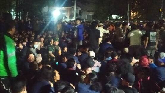 Galar Aksi Demo, Mahasiswa se-Bandung Raya Masih Bertahan di Kantor DPRD