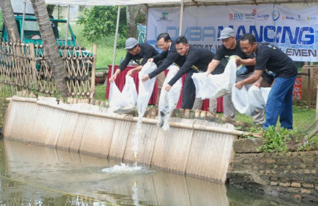 KWP Gelar Lomba Mancing Antarwartawan dan Santunan Anak Yatim