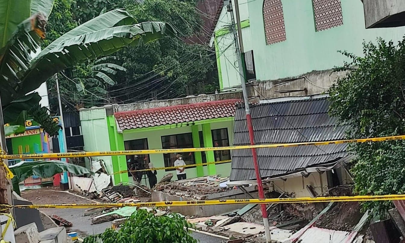 Polisi Periksa Penjaga MTsN 19 Pondok Labu