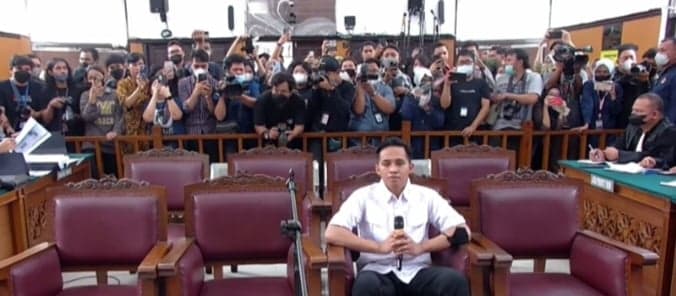 Rayakan Natal di Rutan Bareskrim, Orang Tua dan Tunangan Bharada E Bawakan Makanan Favorit