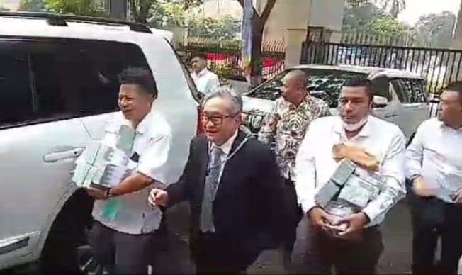 Penampakan Rp 27 Miliar Dikembalikan Kuasa Hukum Irwan Hermawan ke Kejagung