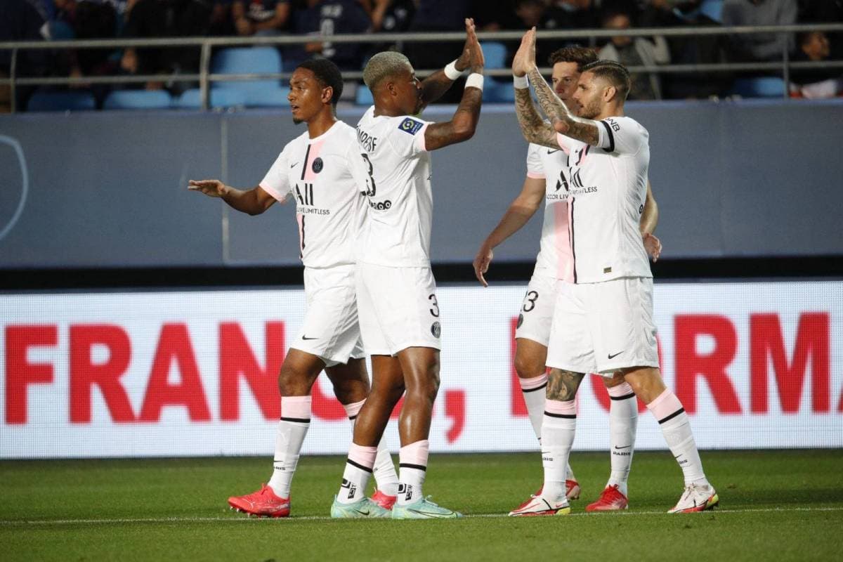 PSG Menang, Hakimi Debut Manis