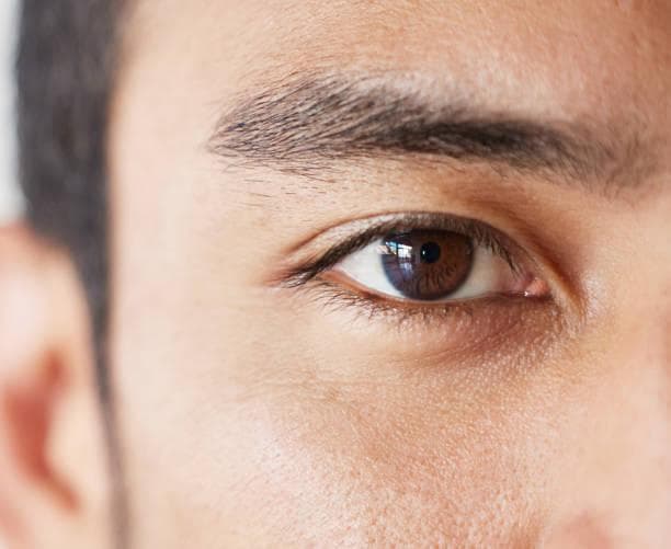 5 Tips Menjaga Kesehatan Mata Seiring Bertambahnya Usia