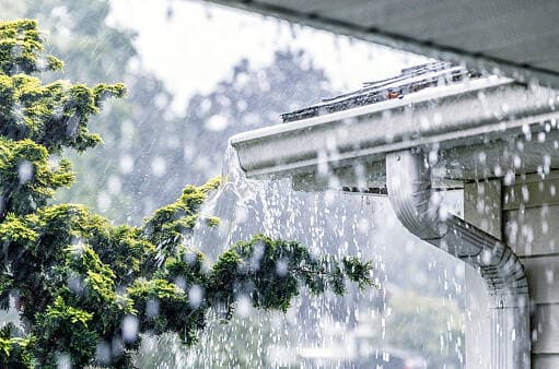 Prakiraan Cuaca BMKG: Tarakan Hujan Lebat, Banjarmasin dan Jambi Berasap pada Kamis