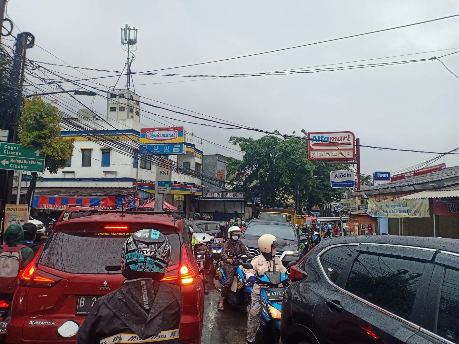 Jalan Raya Mabes Hankam Cilangkap Sering Macet, Pemda DKI Diminta Lebarkan Jalan