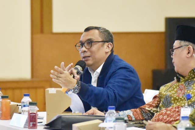 Rupiah Melemah Nyaris Sentuh Rp16 Ribu per Dolar, Komisi XI DPR Panggil Gubernur Bank Indonesia