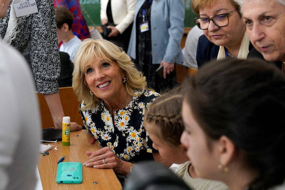 Pengungsi Ukraina Bertemu Jill Biden di Rumania