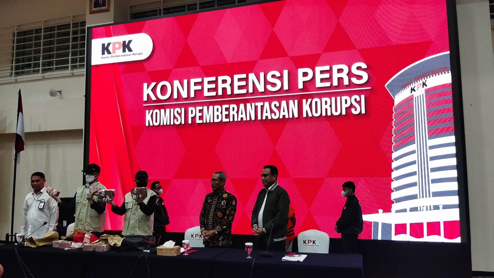 Update Kasus Suap Kabasarnas Henri Alfiandi