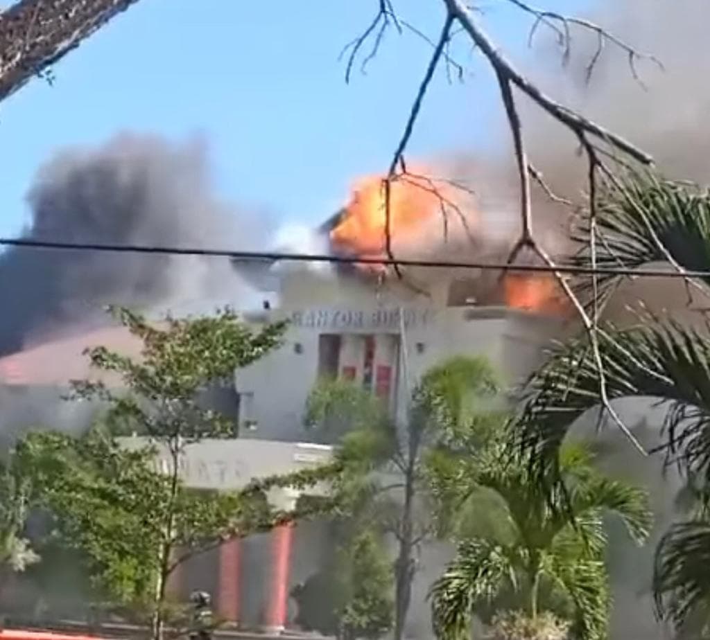 Polisi Tetapkan 25 Orang Tersangka Demo Ricuh Bakar Kantor Bupati Pohuwato
