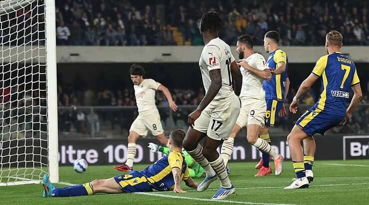 Verona 1-3 AC Milan, Rossoneri Rebut Puncak Klasemen