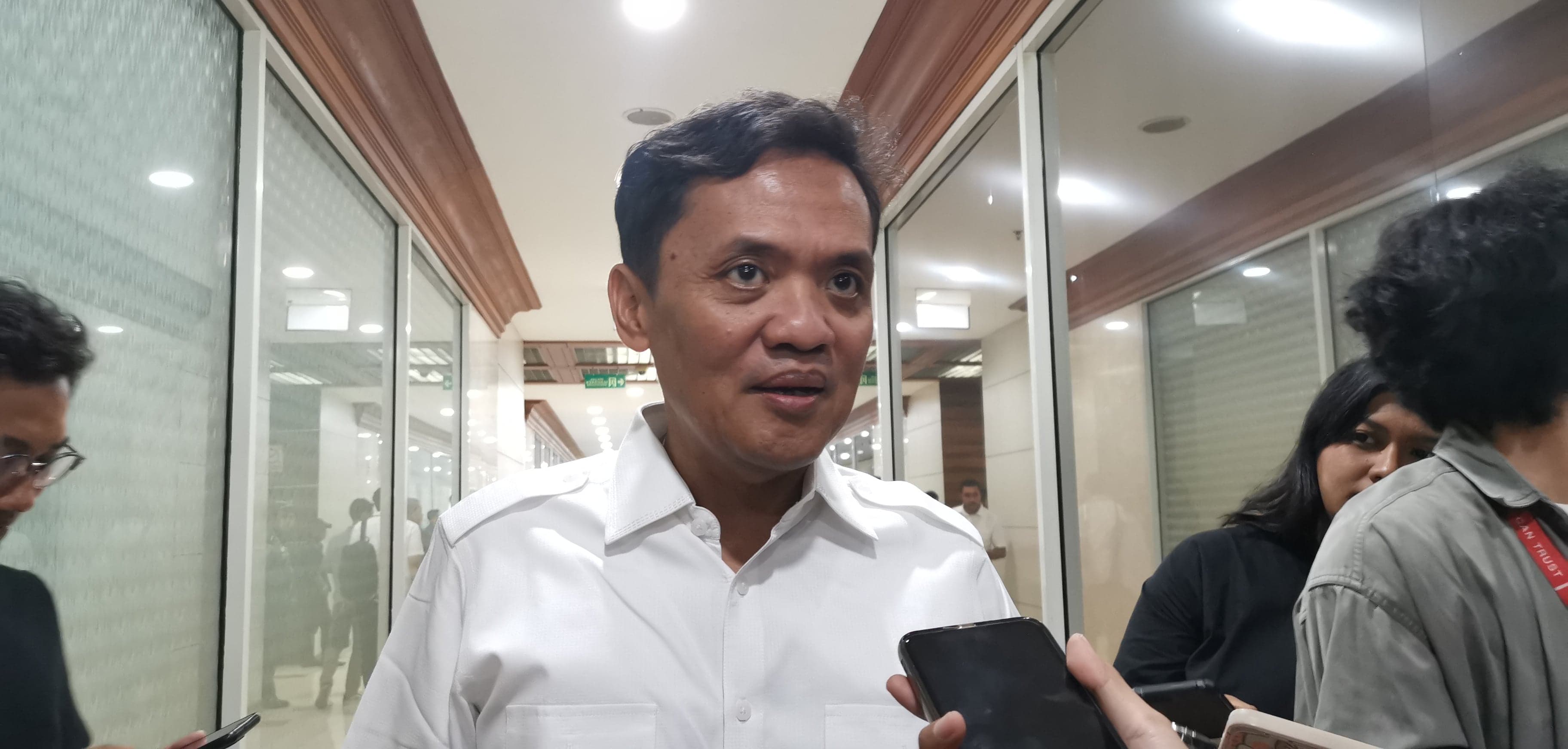Gibran Turun Gunung, Survei Elektabilitas Prabowo Naik Gunung