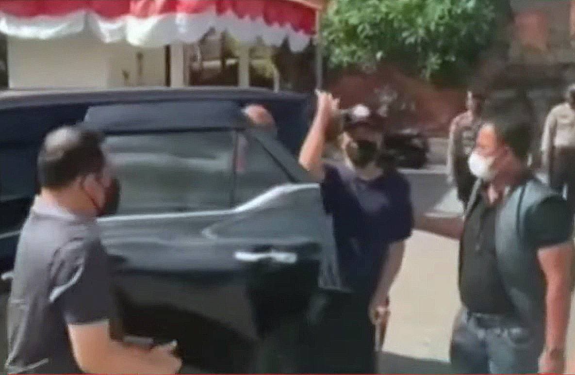 Bareskrim Polri Resmi Menahan Muhammad Kace Si Penista Agama