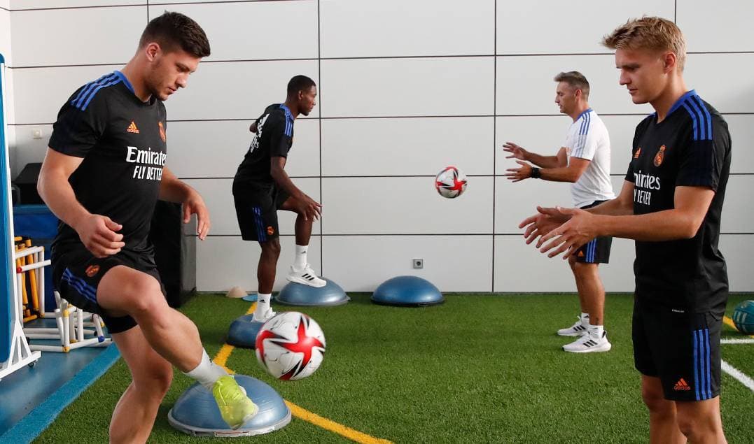 Cedera Kroos Menutup Pintu Keluar Bagi Odegaard dan Ceballos