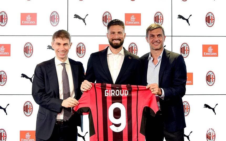 AC Milan Resmi Perkenalkan Olivier Giroud