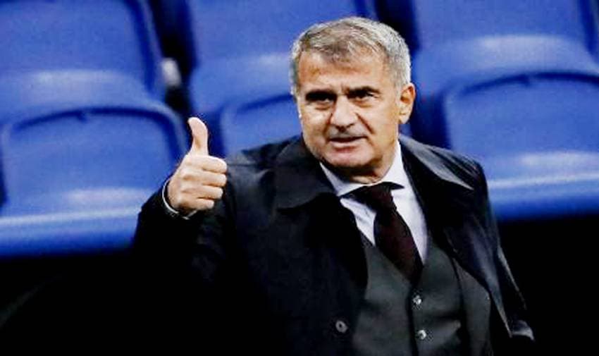 Tak Merasa Kecil Hati, Pelatih Turki Akui Italia Pantas Menang