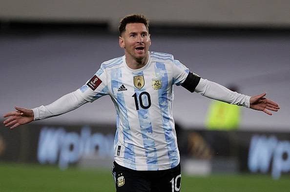 Pele Beri Selamat Messi Atas Rekor Golnya